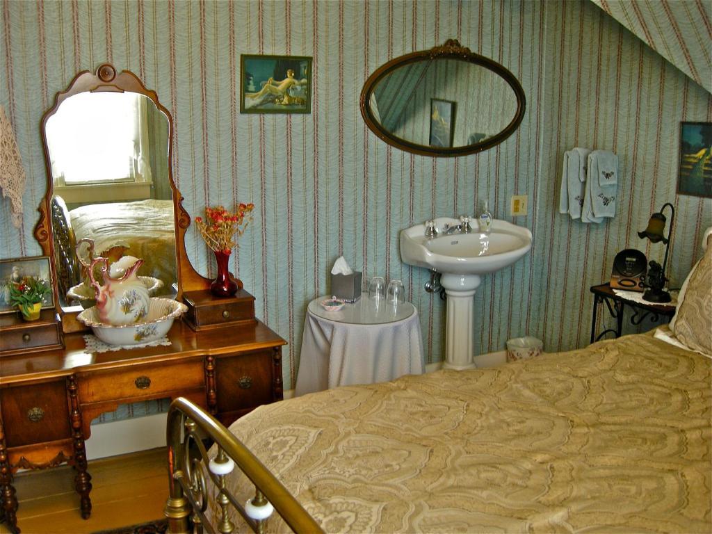 The Old Tower House Bed & Breakfast North Bend Oda fotoğraf